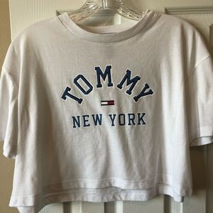 Women’s Tommy Hilfiger cropped tee